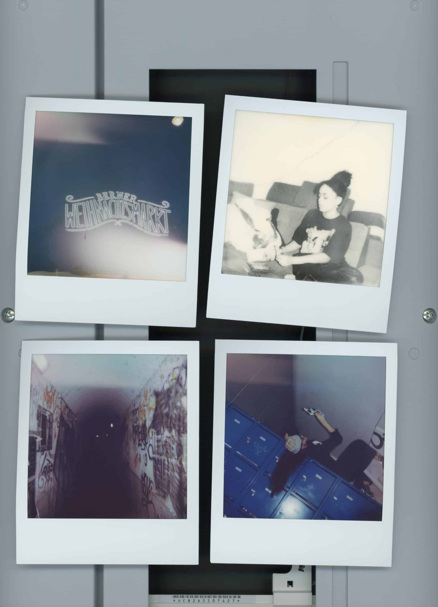 POLAROID